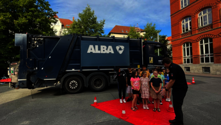 Ganze Schulklasse verschwindet im toten Winkel: Verkehrsschulung bei ALBA